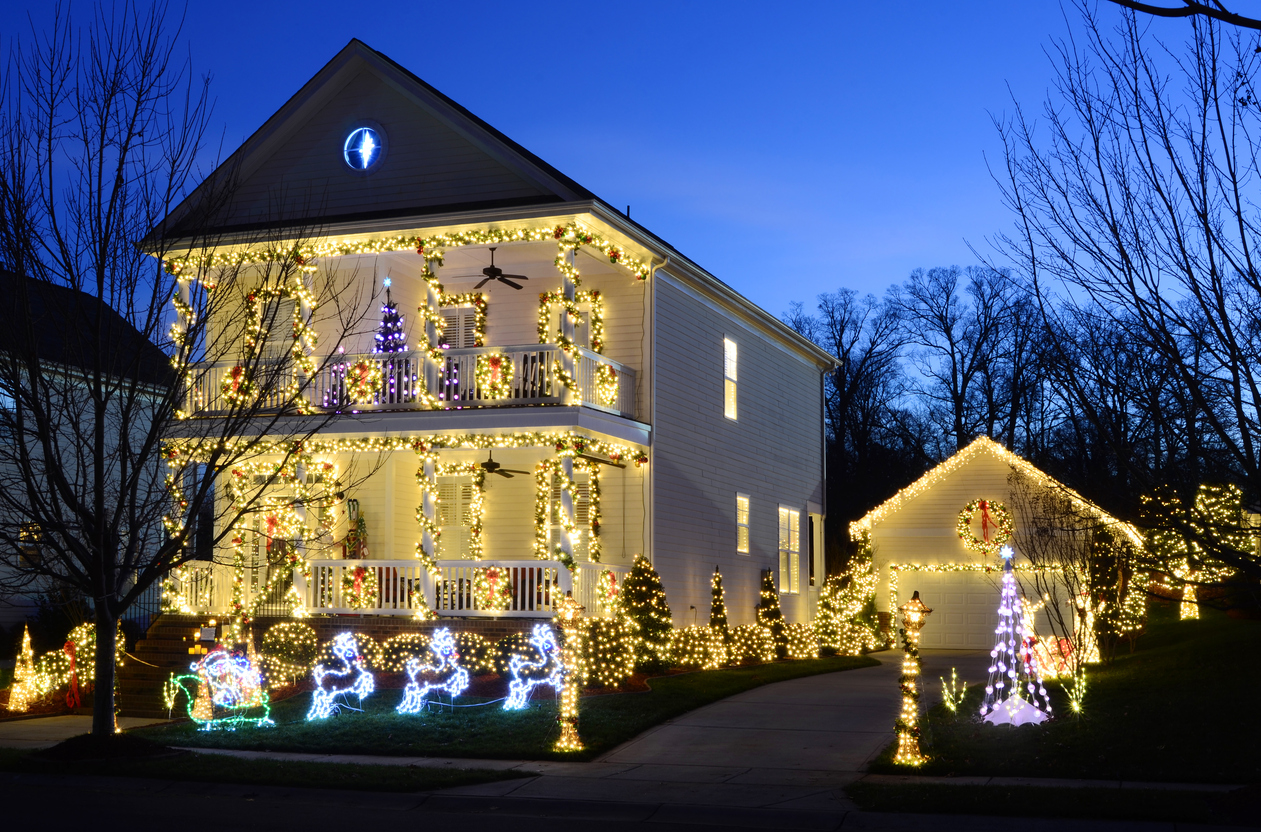 Creating A Magical Aura With Residential Holiday Lighting Installation