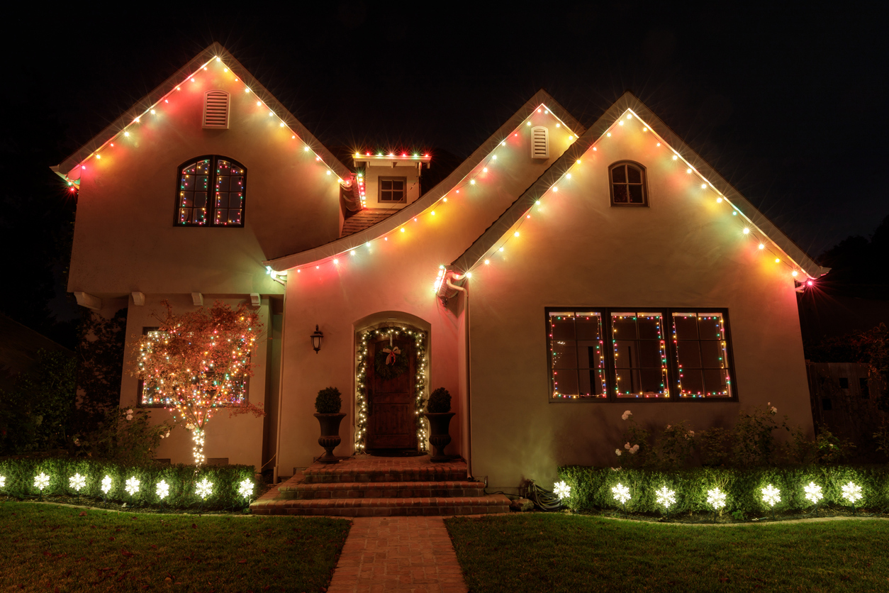 Tips For Maximizing The Impact Of Your Christmas Lighting On A Budget